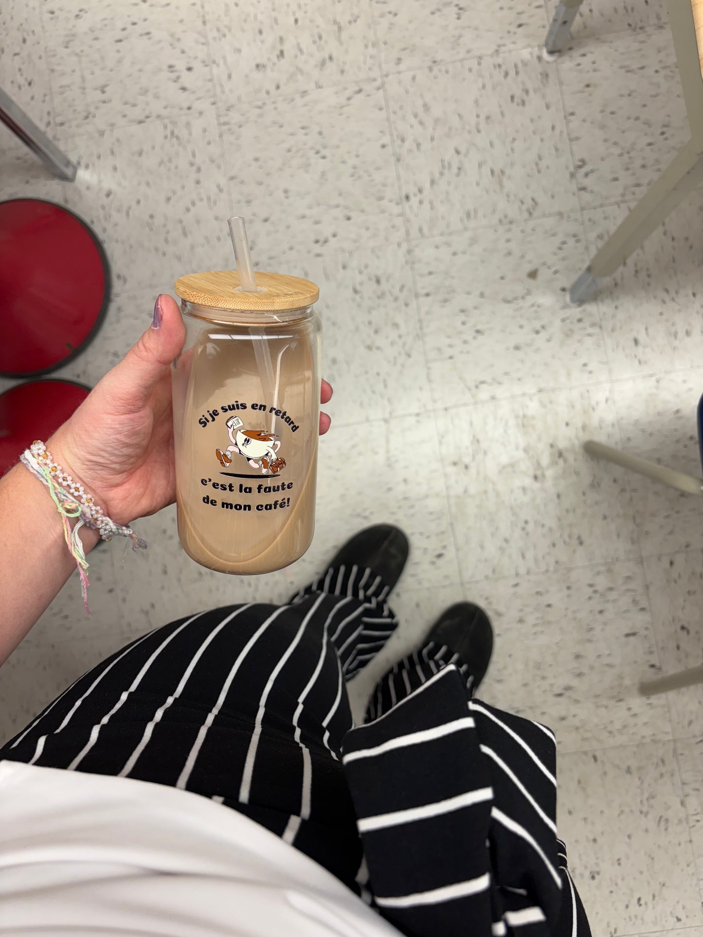 Si je suis en retard, c’est la faute de mon café