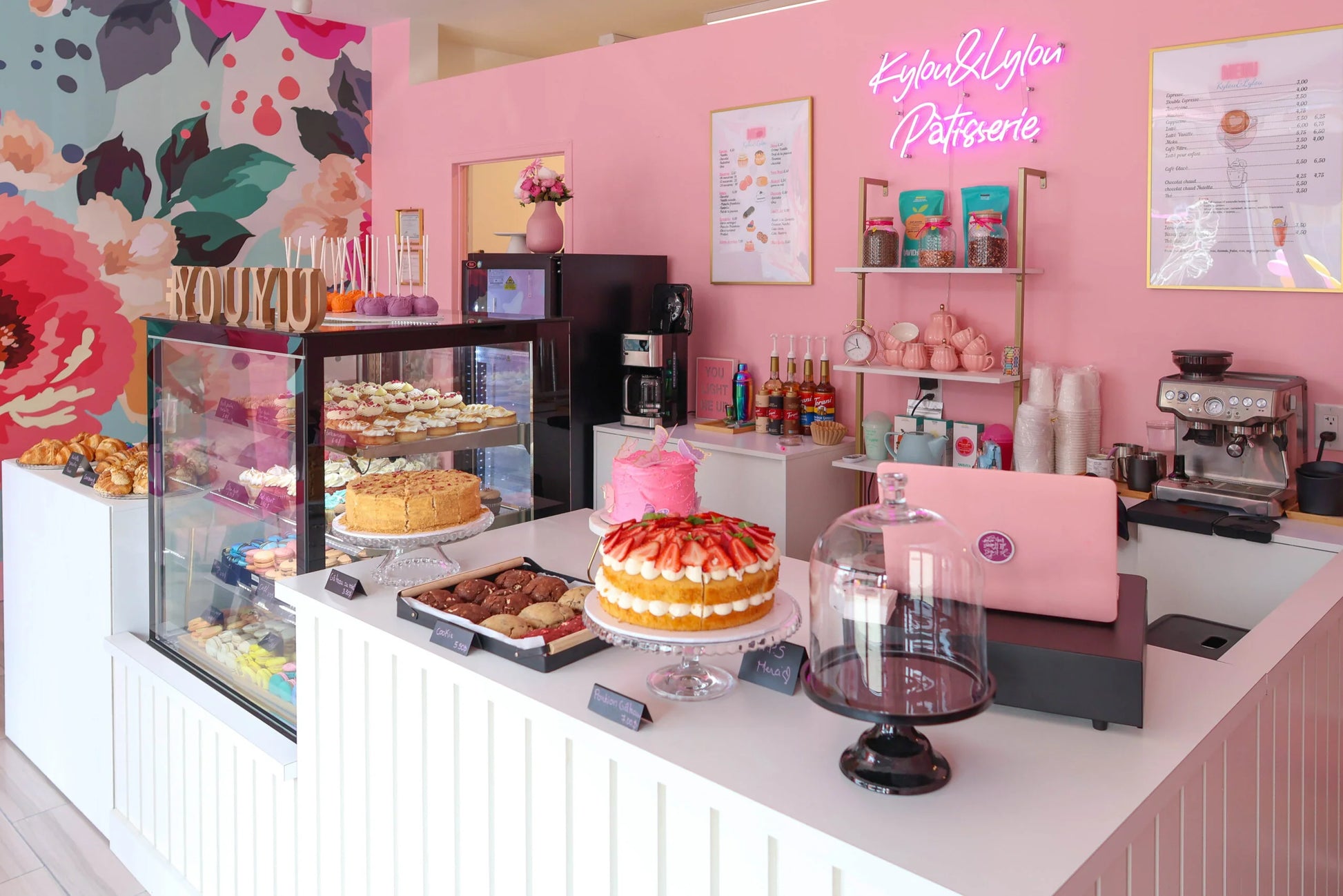 Activité de décoration de verre en vitre à la pâtisserie Kylou&Lylou à Beauharnois. 